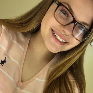 Meet your Posher, Carly